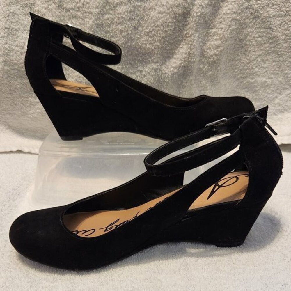 P183. American Rag Black Faux Suede Pumps w/ankle strap & back zipper | 7